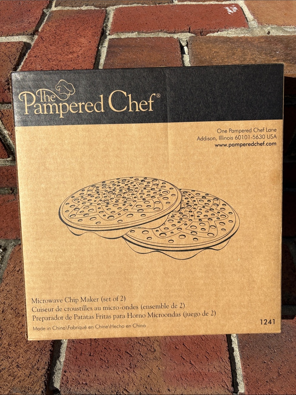 The Pampered Chef Brown and Black Microwave Chip Maker (Set of 2)